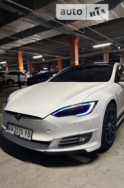 Tesla Model S 2014