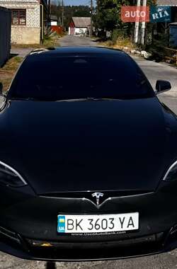 Tesla Model S  2017