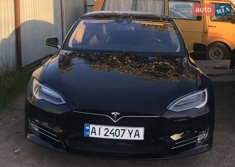 Tesla Model S 2016