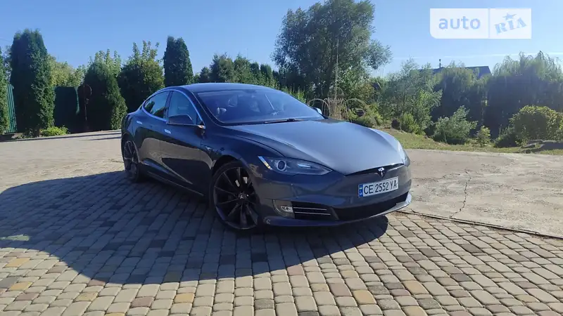 Tesla Model S 2012