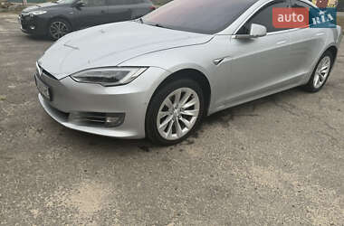 Tesla Model S  2018