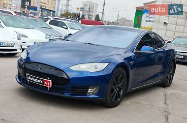 Tesla Model S  2015