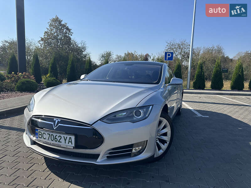 Tesla Model S