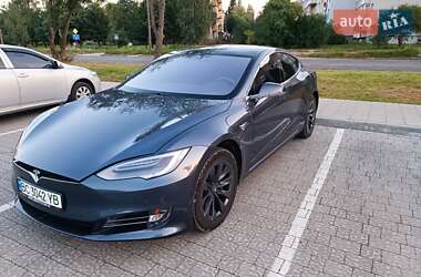 Tesla Model S  2019
