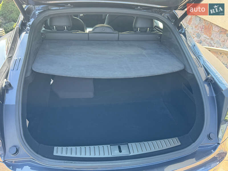 Лифтбек Tesla Model S 2022 в Черкассах