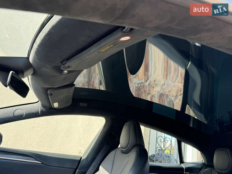 Лифтбек Tesla Model S 2022 в Черкассах