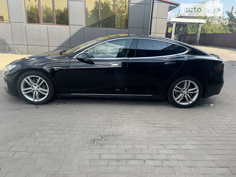 Лифтбек Tesla Model S 2014 в Ровно