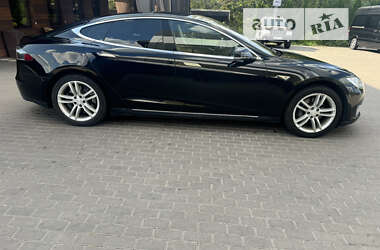 Tesla Model S 2014