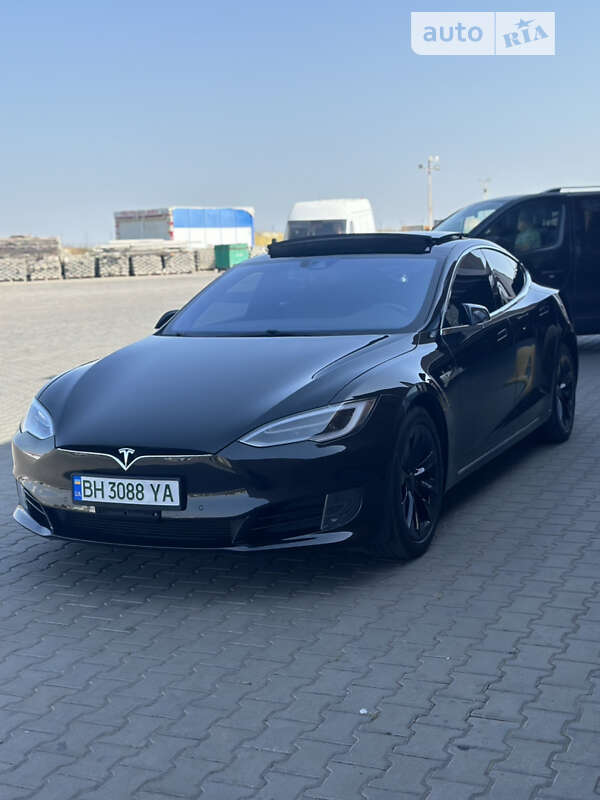 Tesla Model S 2016