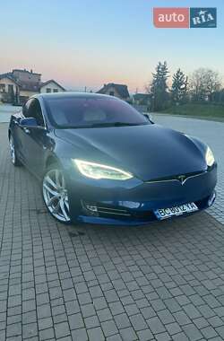 Tesla Model S  2019