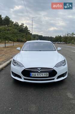 Tesla Model S  2015