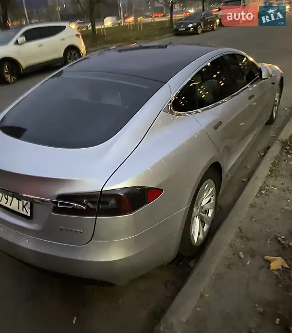 Tesla Model S 2017
