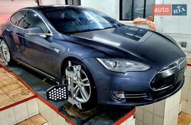 Tesla Model S  2015