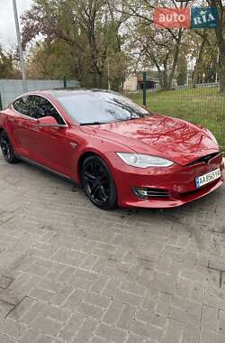 Tesla Model S 2015