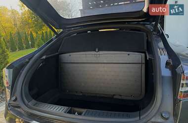 Лифтбек Tesla Model S 2015 в Львове