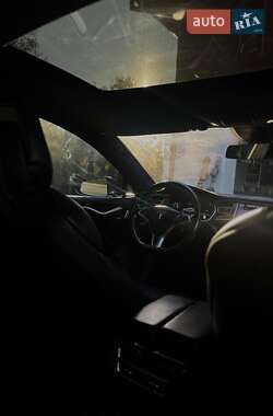 Лифтбек Tesla Model S 2015 в Львове