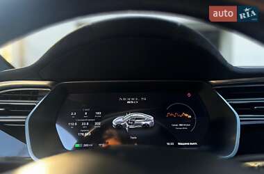 Лифтбек Tesla Model S 2015 в Львове
