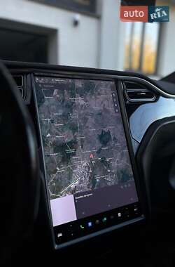 Лифтбек Tesla Model S 2015 в Львове