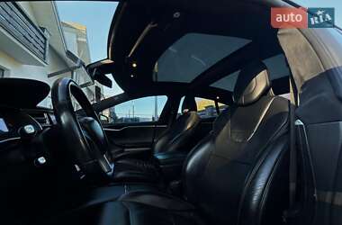 Лифтбек Tesla Model S 2015 в Львове