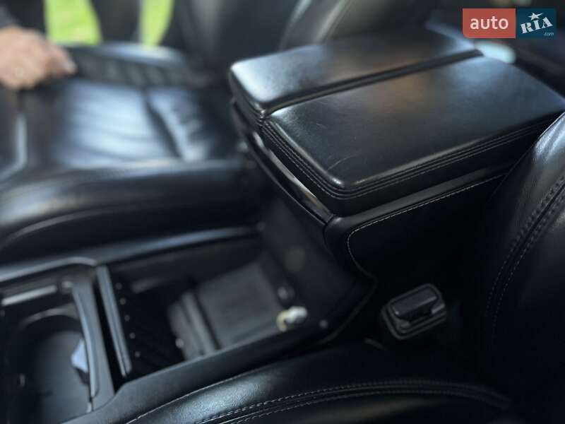 Лифтбек Tesla Model S 2015 в Львове