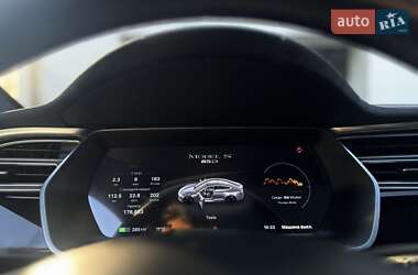 Лифтбек Tesla Model S 2015 в Львове