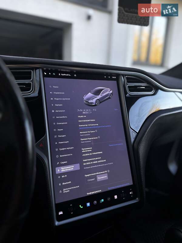 Лифтбек Tesla Model S 2015 в Львове