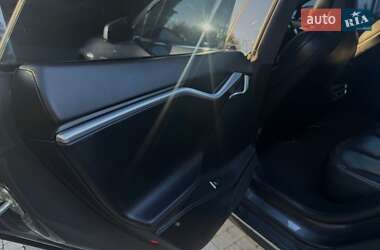 Лифтбек Tesla Model S 2015 в Львове