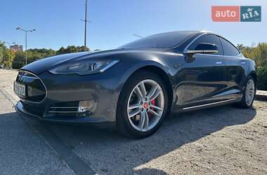 Tesla Model S 2014