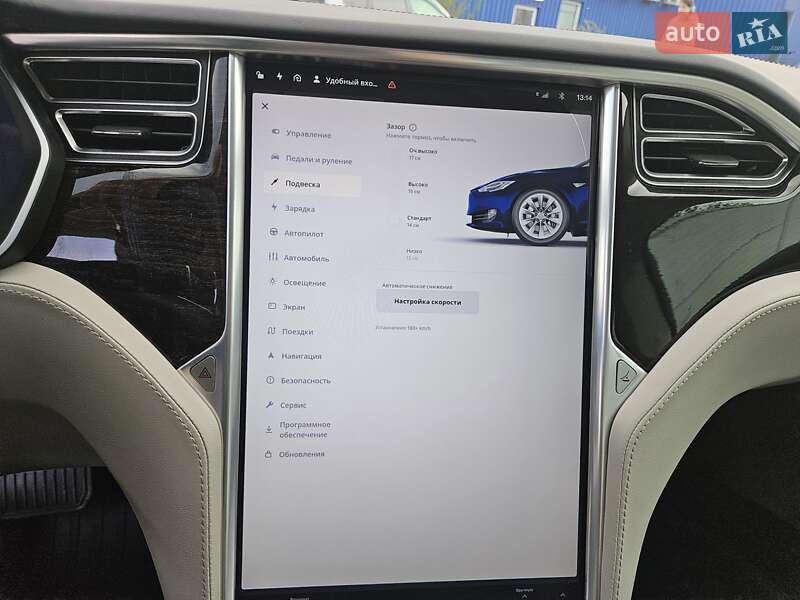 Лифтбек Tesla Model S 2016 в Львове