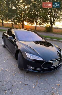 Tesla Model S  2015