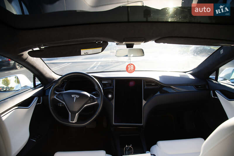 Лифтбек Tesla Model S 2020 в Одессе