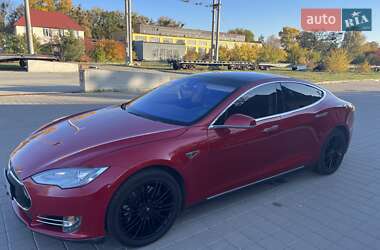 Tesla Model S  2015