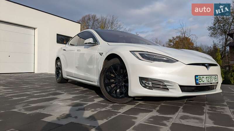 Tesla Model S 2019