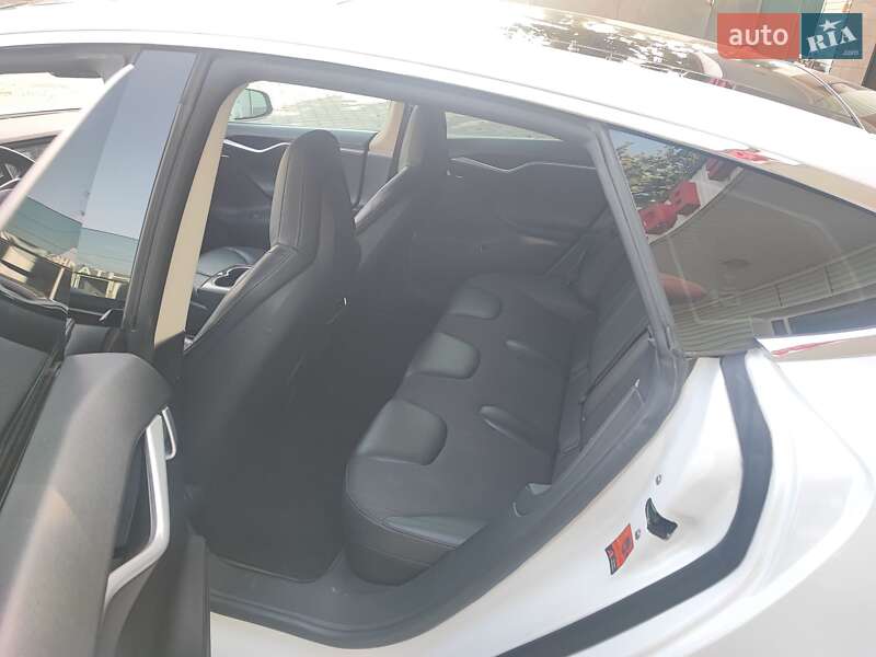 Лифтбек Tesla Model S 2013 в Николаеве