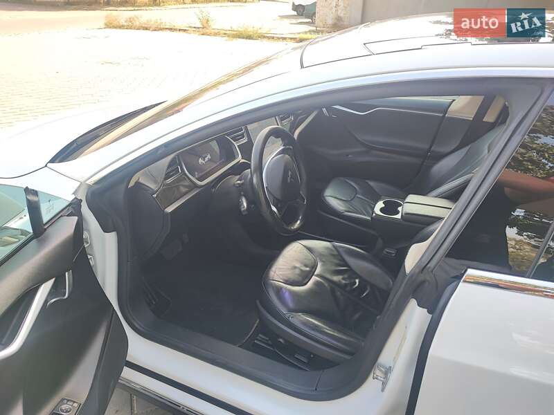 Лифтбек Tesla Model S 2013 в Николаеве