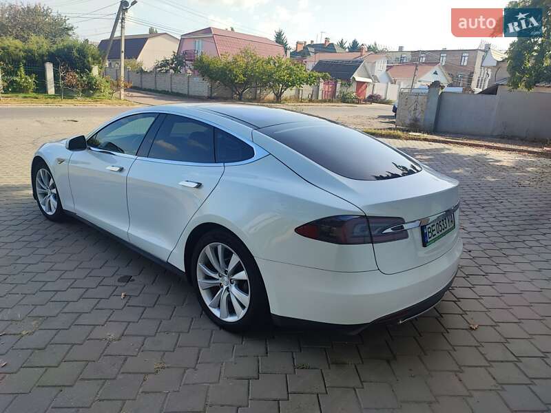 Лифтбек Tesla Model S 2013 в Николаеве