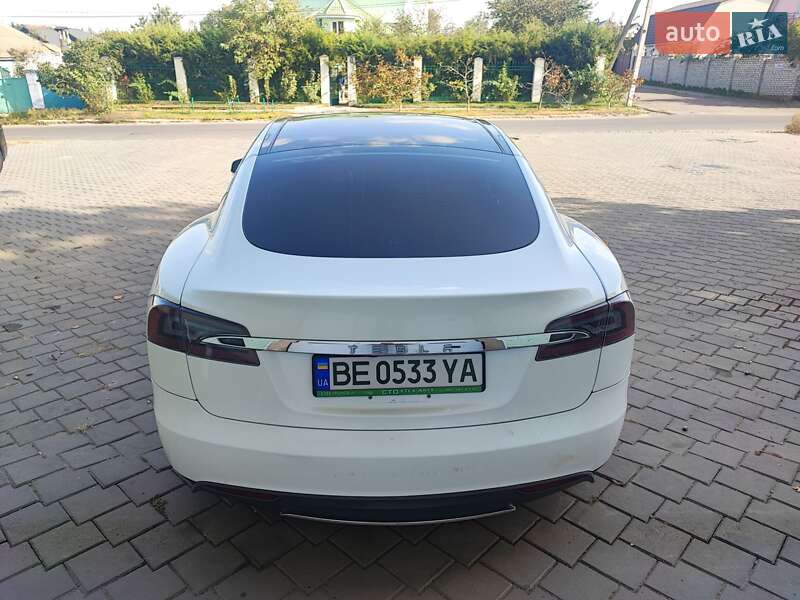Лифтбек Tesla Model S 2013 в Николаеве