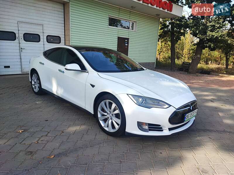 Лифтбек Tesla Model S 2013 в Николаеве