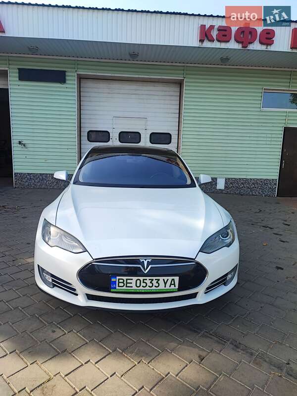Лифтбек Tesla Model S 2013 в Николаеве