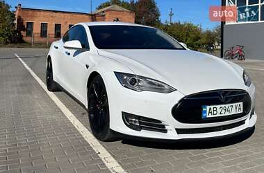 Tesla Model S 2015