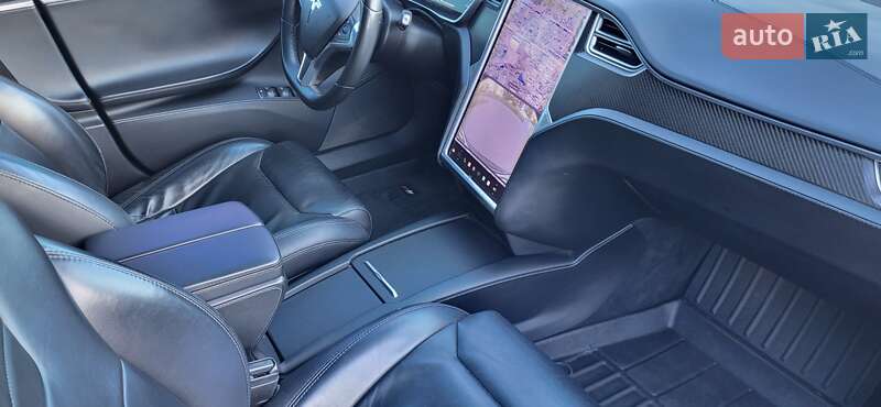Лифтбек Tesla Model S 2017 в Полтаве