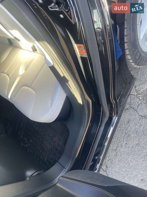 Лифтбек Tesla Model S 2017 в Кропивницком фото 12 Лифтбек Tesla Model S 2017 в Кропивницком