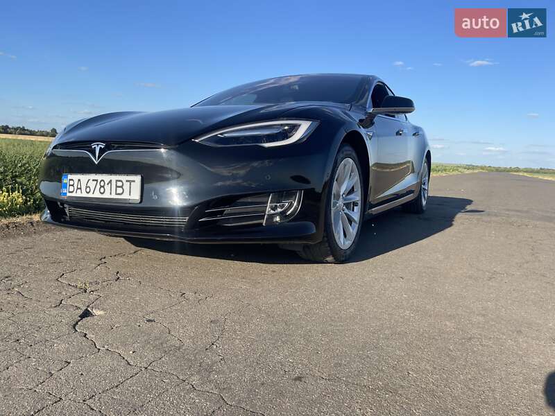 Лифтбек Tesla Model S 2017 в Кропивницком фото 14 Лифтбек Tesla Model S 2017 в Кропивницком