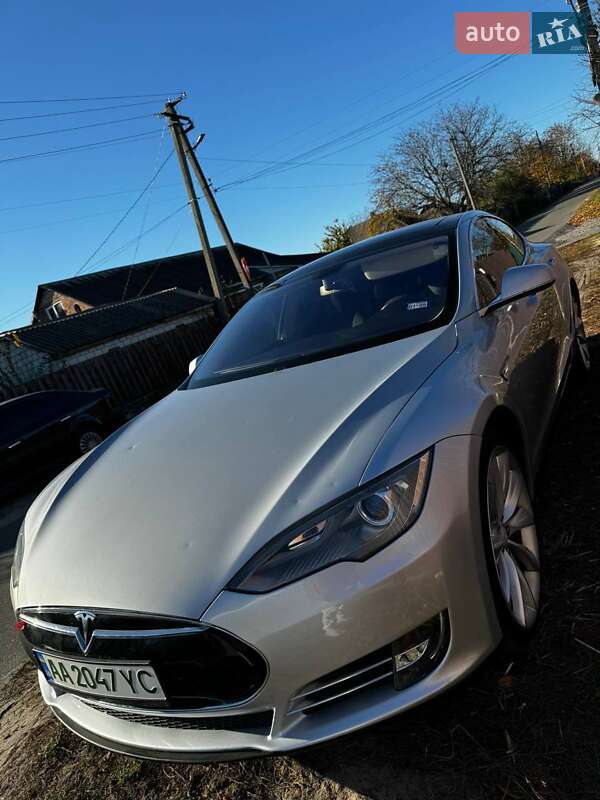 Ліфтбек Tesla Model S 2013 в Києві