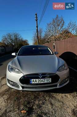 Ліфтбек Tesla Model S 2013 в Києві