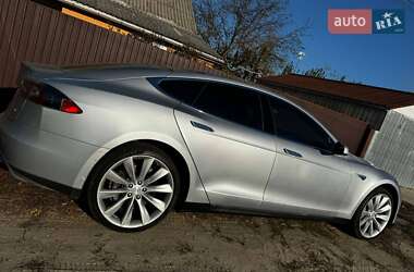 Ліфтбек Tesla Model S 2013 в Києві