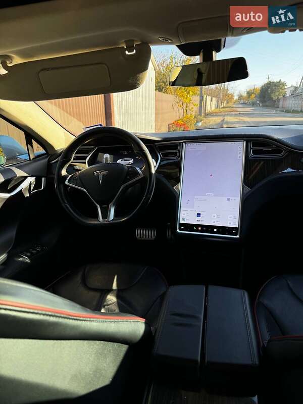 Ліфтбек Tesla Model S 2013 в Києві