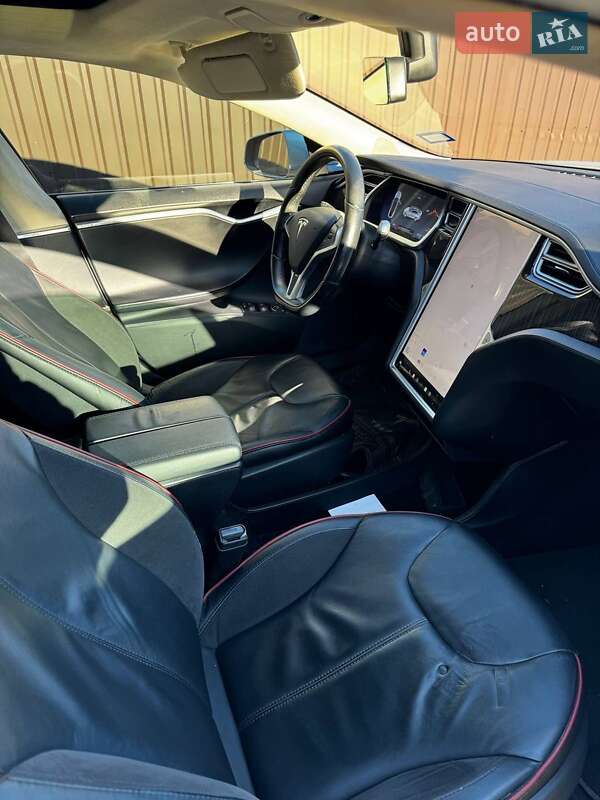 Ліфтбек Tesla Model S 2013 в Києві