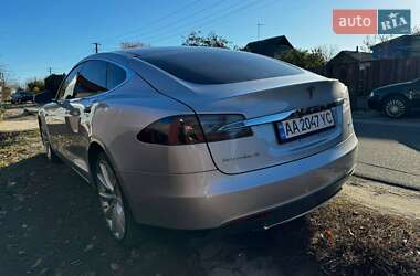 Ліфтбек Tesla Model S 2013 в Києві