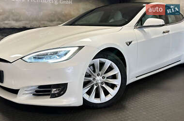 Tesla Model S 2020